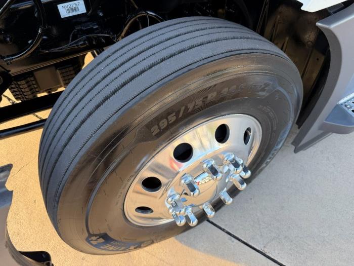 2023 Freightliner Cascadia-14