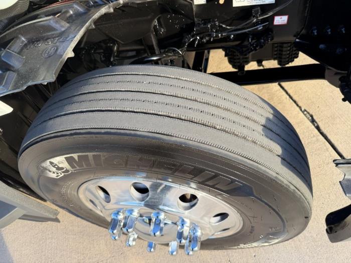 2023 Freightliner Cascadia-16