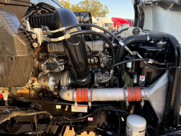 2023 Freightliner Cascadia-17