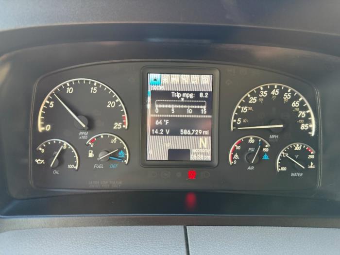 2023 Freightliner Cascadia-21