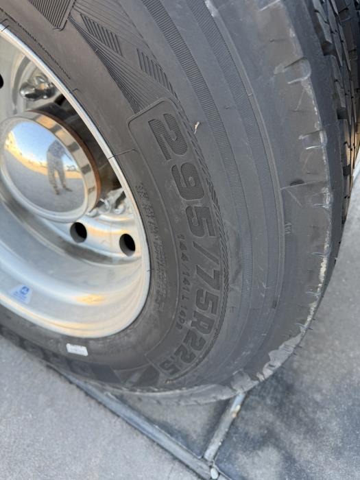 2024 Kenworth T680-9