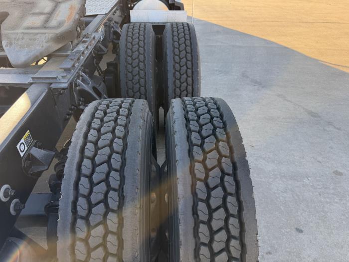 2024 Kenworth T680-11