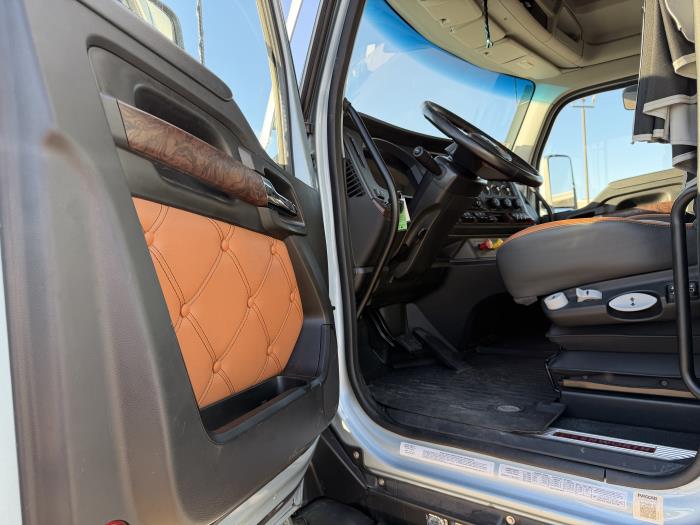 2024 Kenworth T680-24