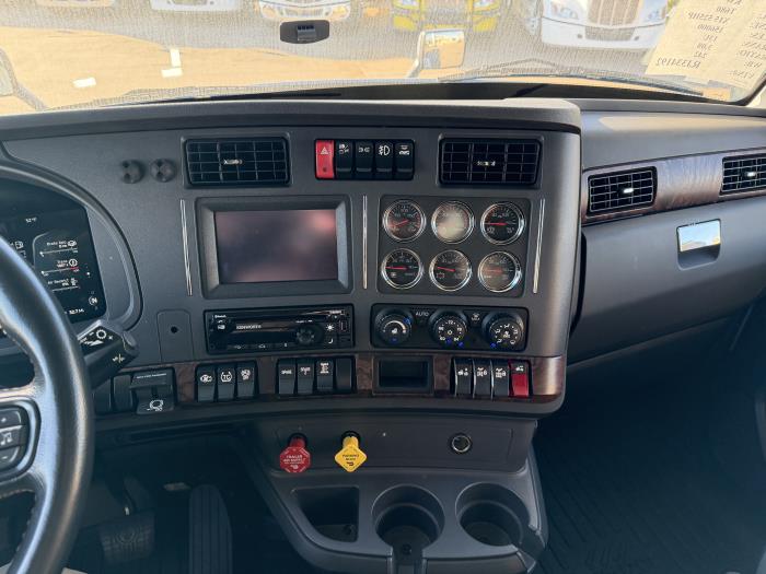 2024 Kenworth T680-37