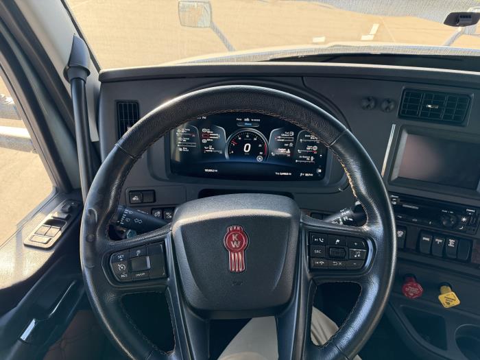 2024 Kenworth T680-38