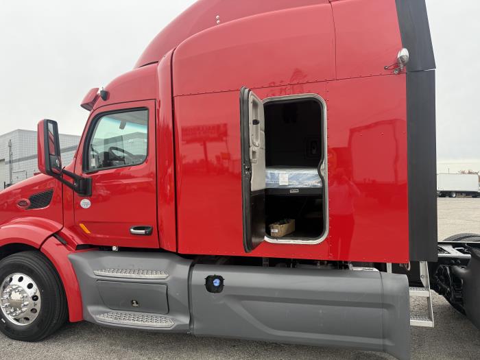 2021 Peterbilt 579-6