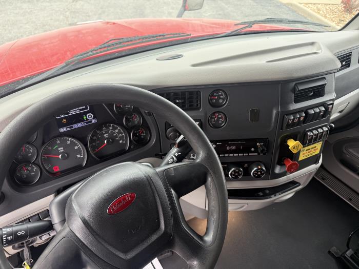 2021 Peterbilt 579-17