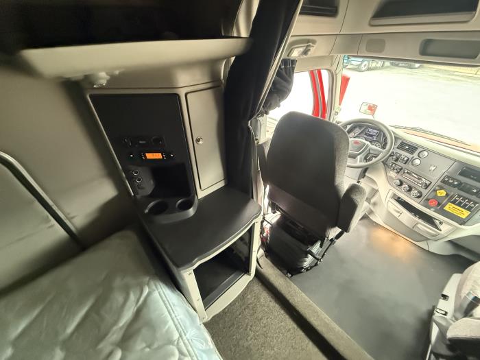 2021 Peterbilt 579-19