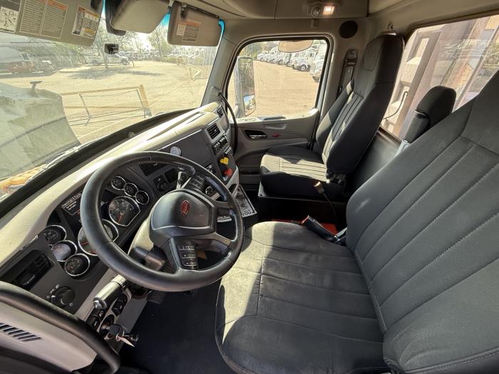 2020 Peterbilt 579-9