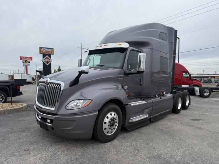 2022 International LT625-1