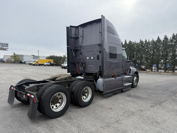 2022 International LT625-8