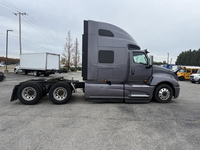 2022 International LT625-9