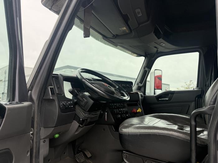 2022 International LT625-11