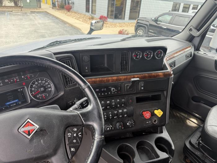 2022 International LT625-13