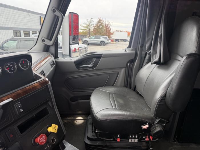 2022 International LT625-14