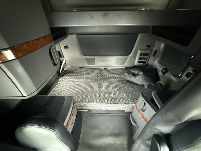 2022 International LT625-15