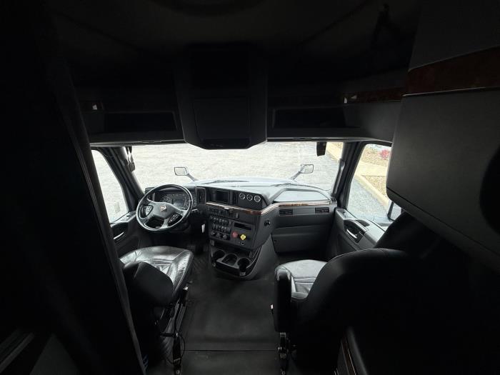 2022 International LT625-19