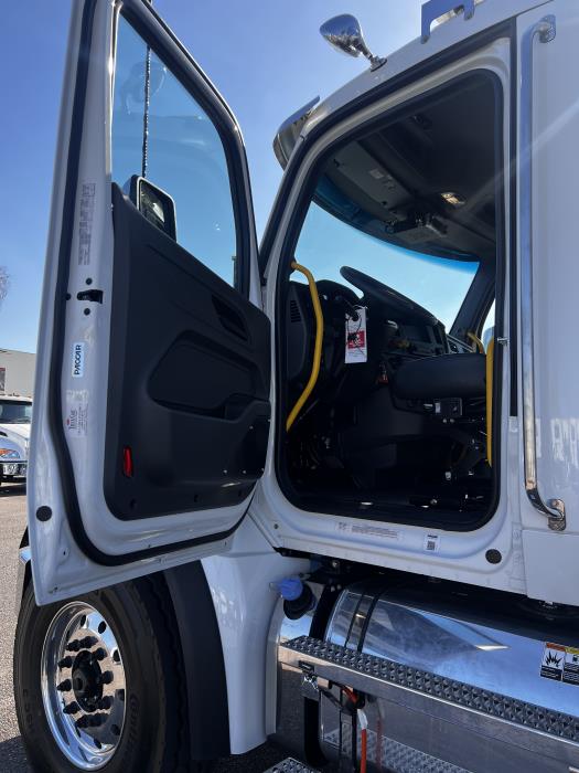 2026 Peterbilt 548-31