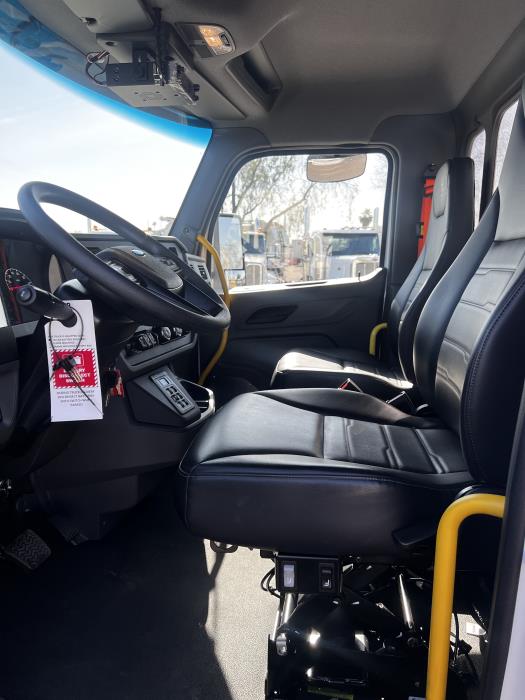 2026 Peterbilt 548-32