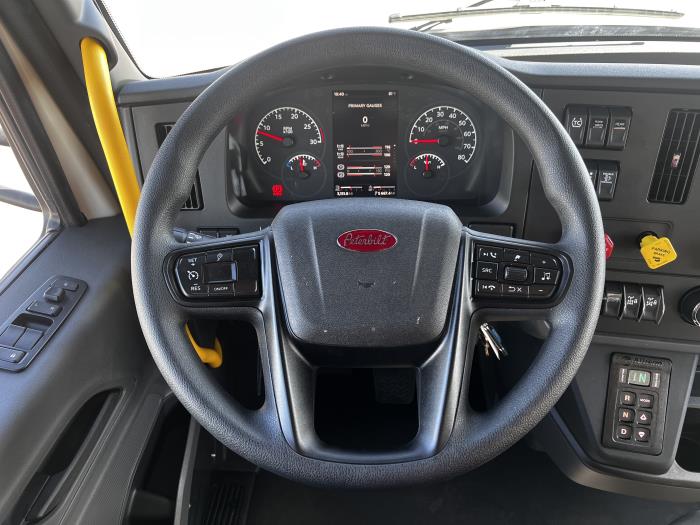 2026 Peterbilt 548-33