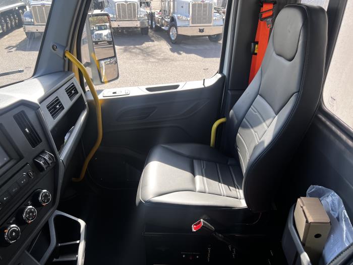 2026 Peterbilt 548-39