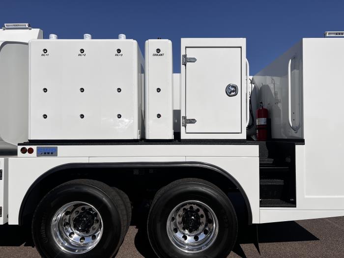 2026 Peterbilt 548-9