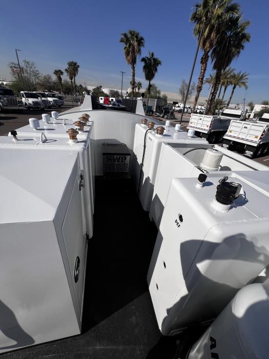 2026 Peterbilt 548-27