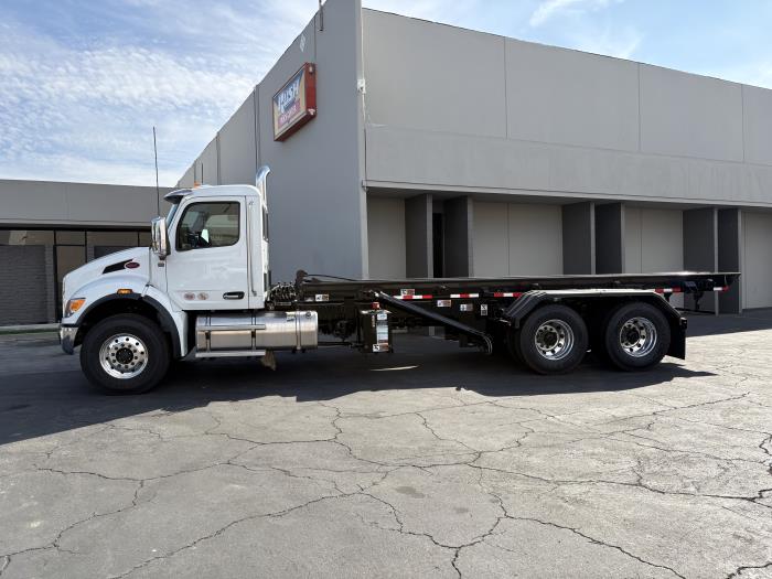 2026 Peterbilt 548-8