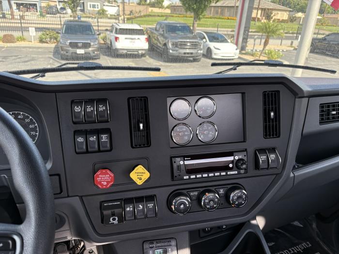 2026 Peterbilt 548-11