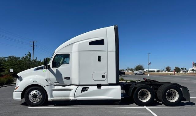 2022 Kenworth T680-8