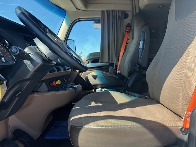 2022 Kenworth T680-10