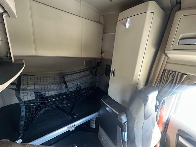 2022 Kenworth T680-13