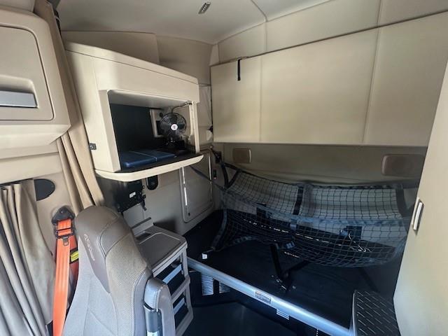 2022 Kenworth T680-14