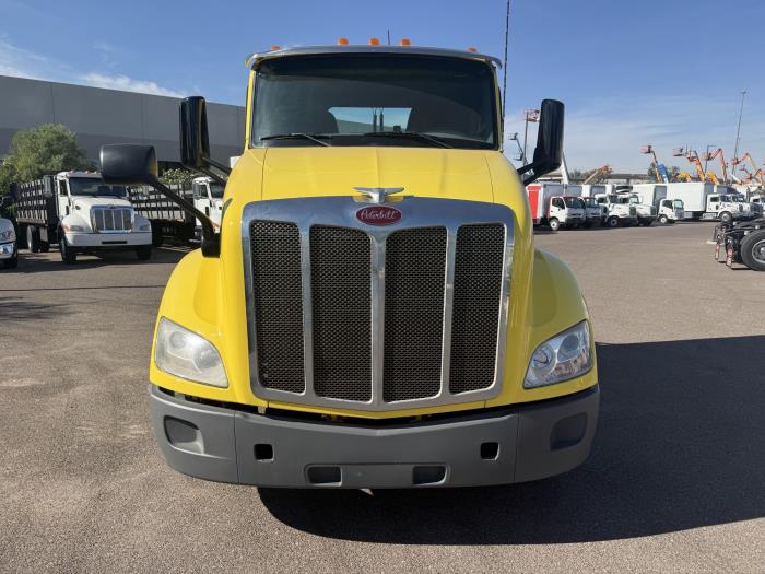 2021 Peterbilt 579-8