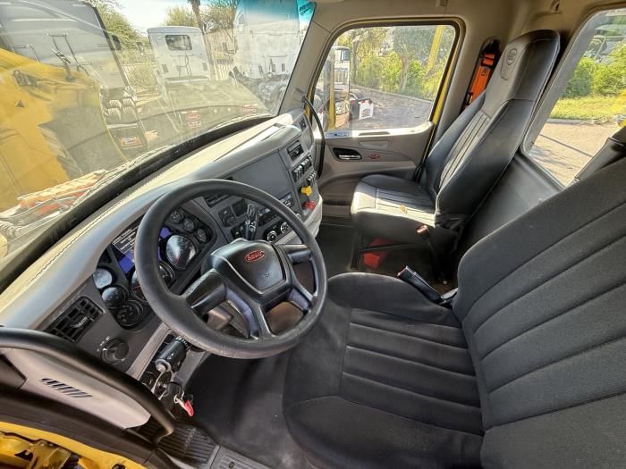 2021 Peterbilt 579-10