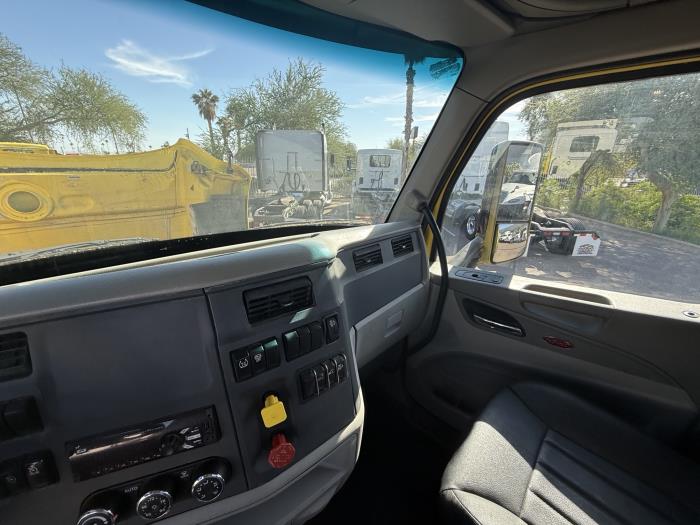 2021 Peterbilt 579-13