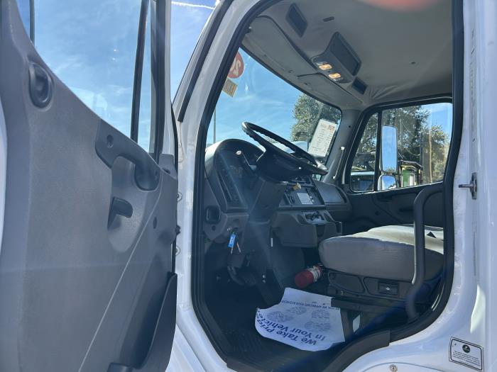 2019 Freightliner Business Class M2 106-17