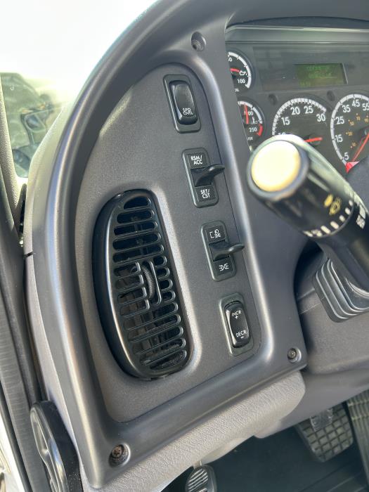 2019 Freightliner Business Class M2 106-21