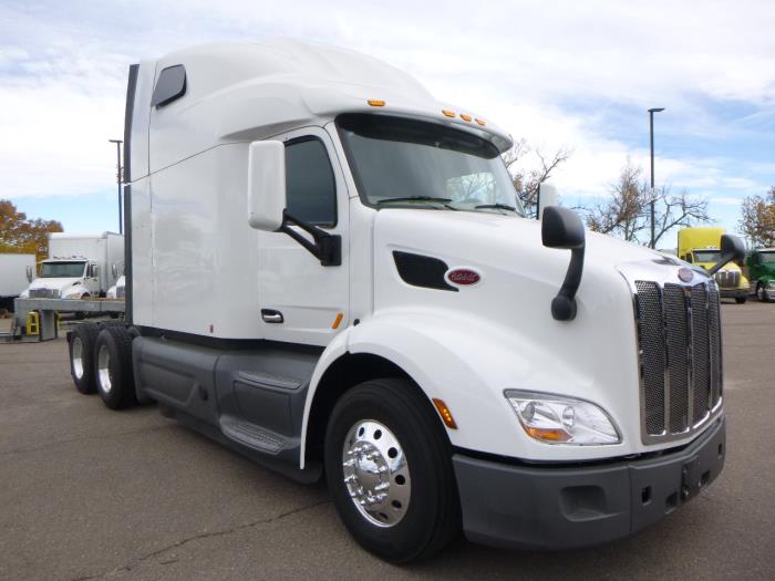 2021 Peterbilt 579-8