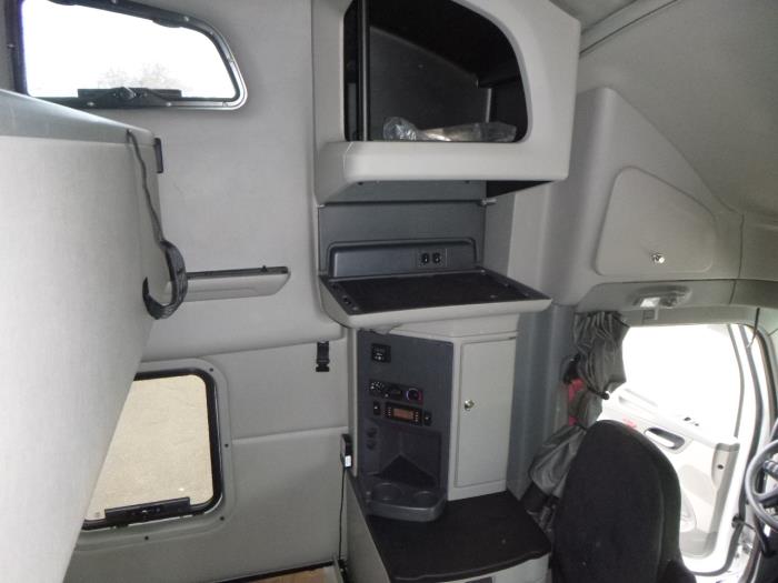 2021 Peterbilt 579-16