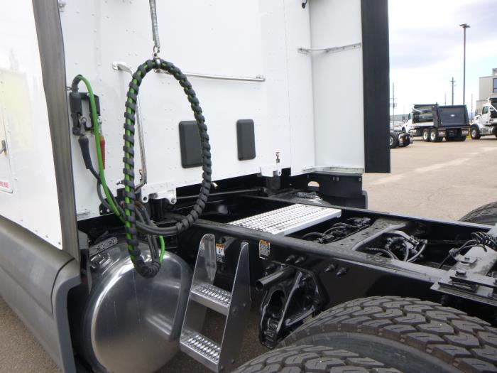 2021 Peterbilt 579-25