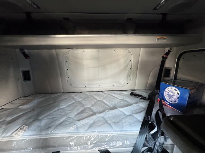 2024 Peterbilt 567-11