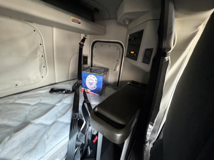 2024 Peterbilt 567-12