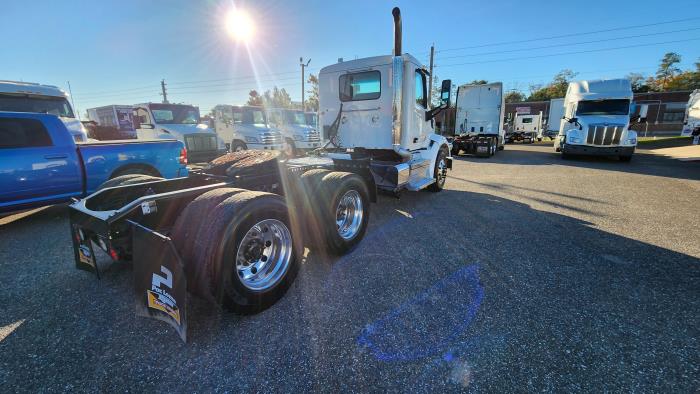 2022 Peterbilt 567-5