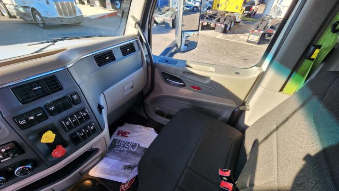 2022 Peterbilt 567-12