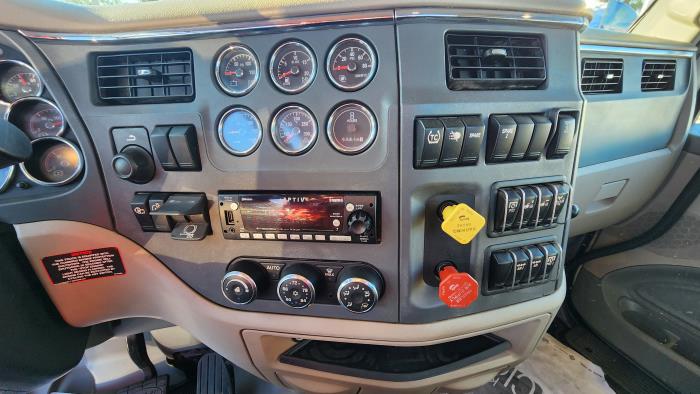 2022 Peterbilt 567-13