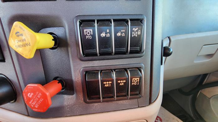 2022 Peterbilt 567-14