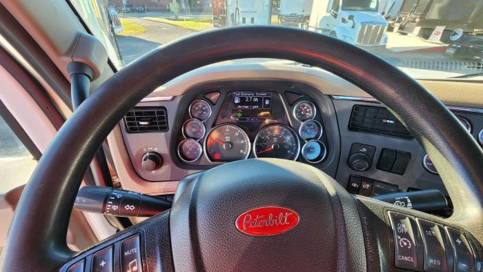 2022 Peterbilt 567-15