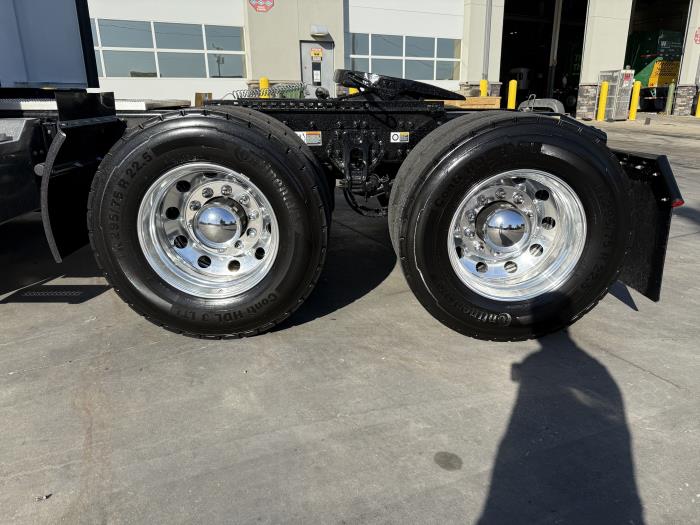 2026 Peterbilt 579-18