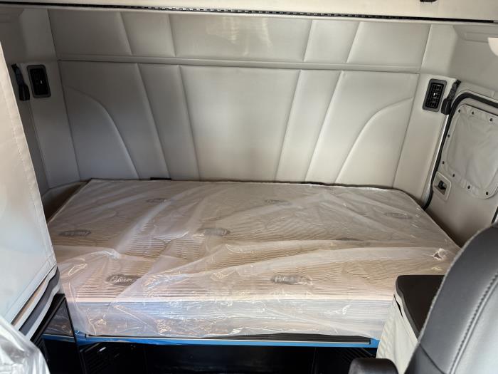 2026 Peterbilt 579-50